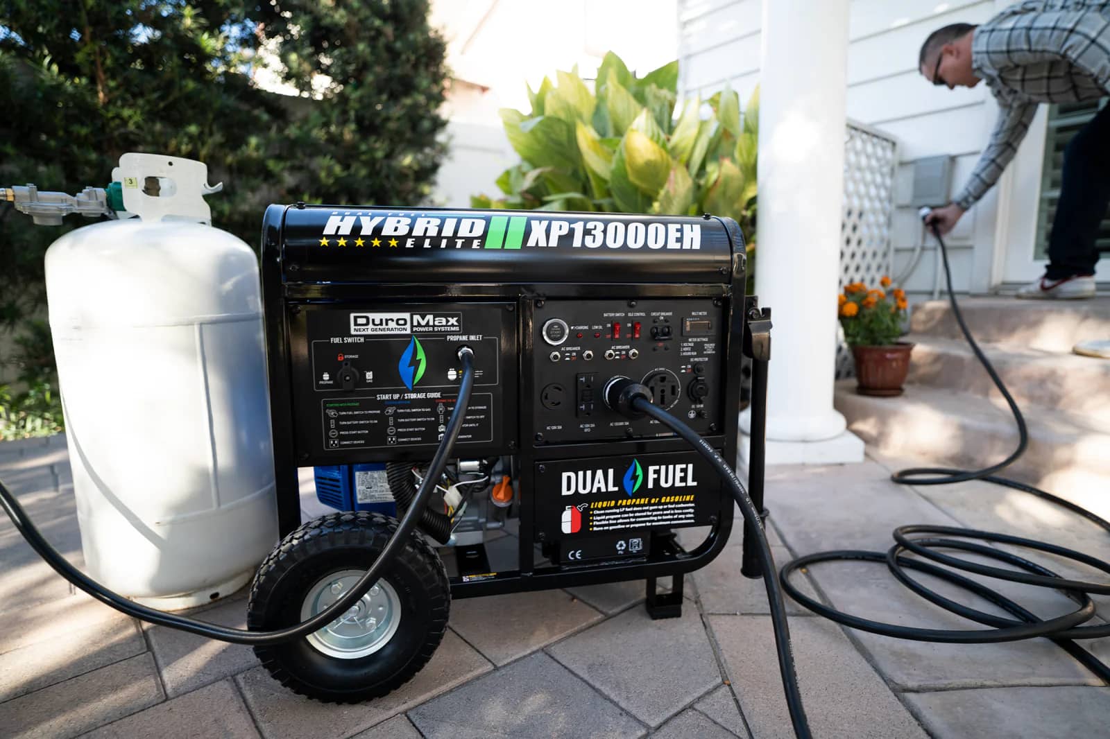 DuroMax XP13000EH Dual Fuel Portable Generator 13000 Watt Gas